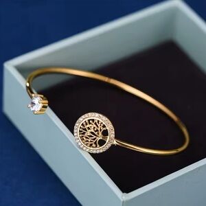 Beautiful adjustable tree of life bracelet